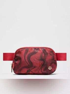 Lululemon Everywhere Belt Bag 1L Lunar Plumes Red Black Abstract crossbody